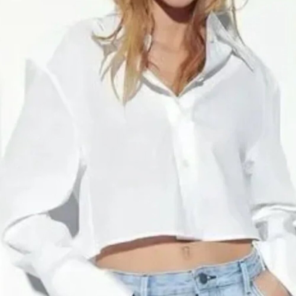 NWOT- Pretty Little Thing - White - Cropped - Button-down - Shirt - Size Medium